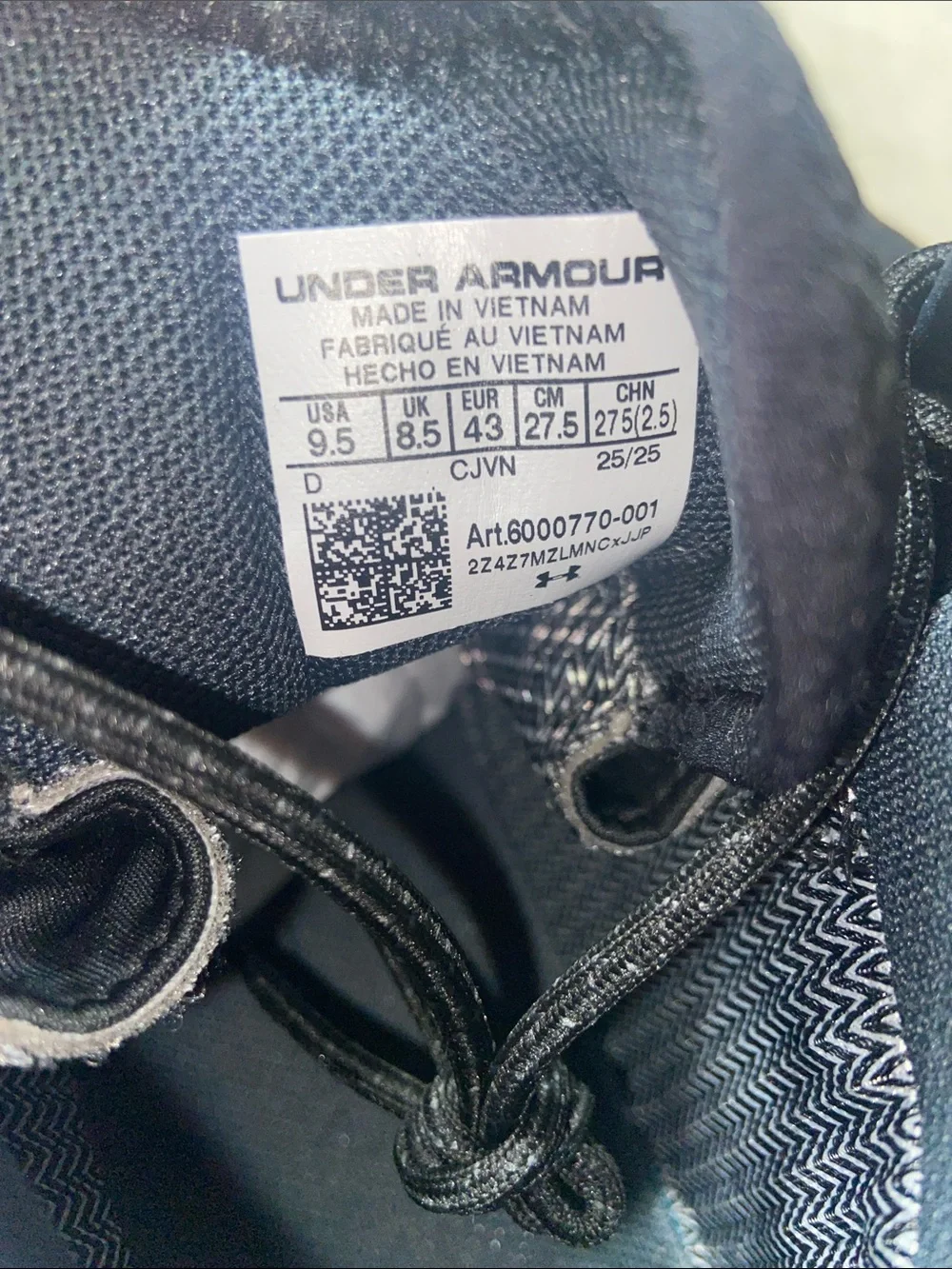Under Armour Men’s Charged Expanse Mid WP